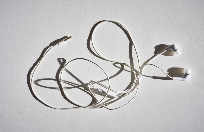 Cuffie e auricolari possono danneggiare l’udito?